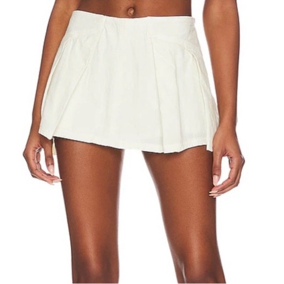 Free People Pants - FREE PEOPLE Revolve Heartbreaker Skort in Ivory SZ XL SZ 12